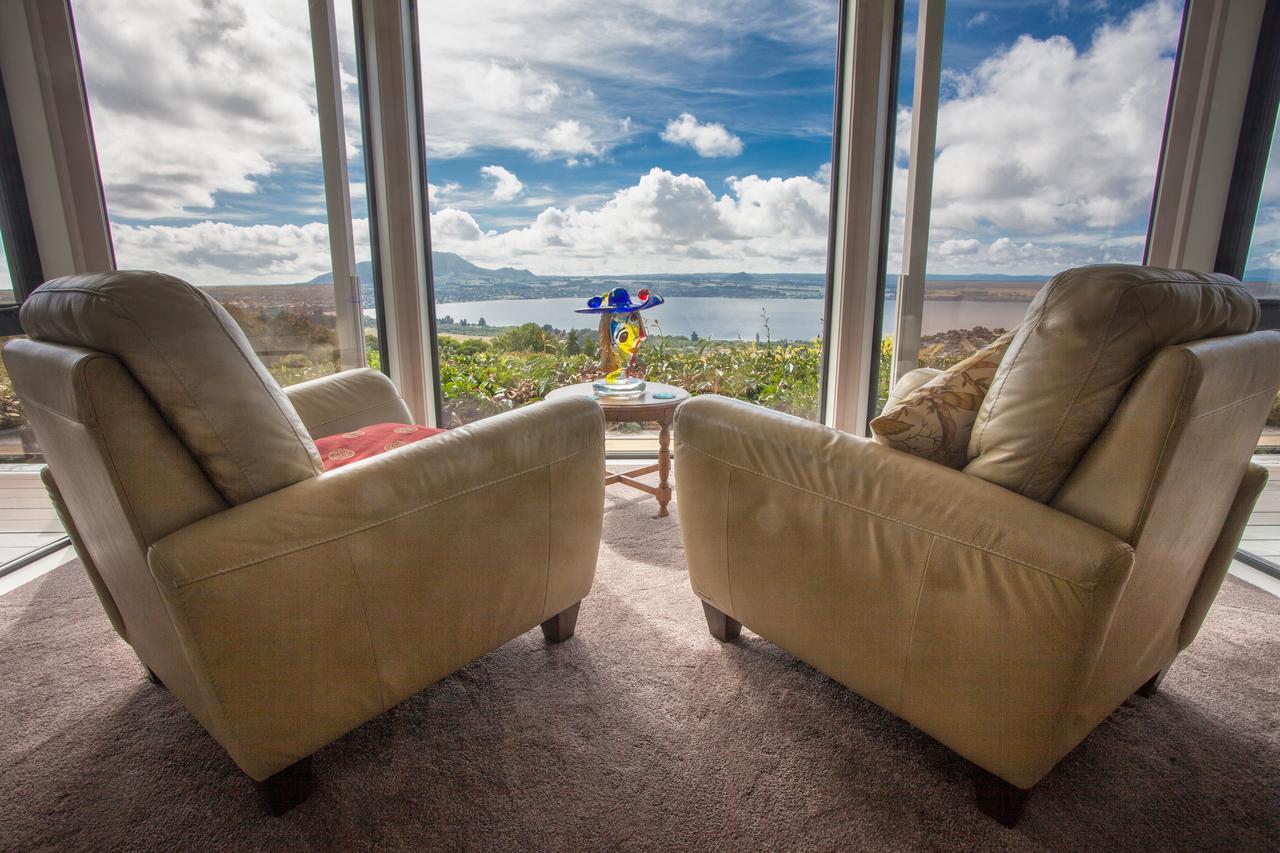 Te Moenga Lodge Таупо Экстерьер фото